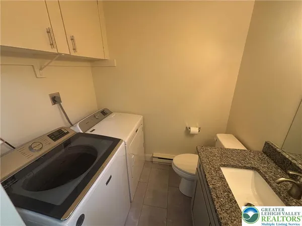 $2,350 | 5 Stonewood Place, Catasauqua, PA 18032