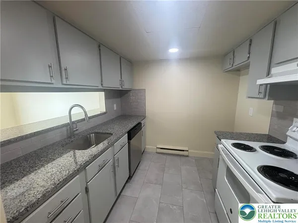 $2,350 | 5 Stonewood Place, Catasauqua, PA 18032