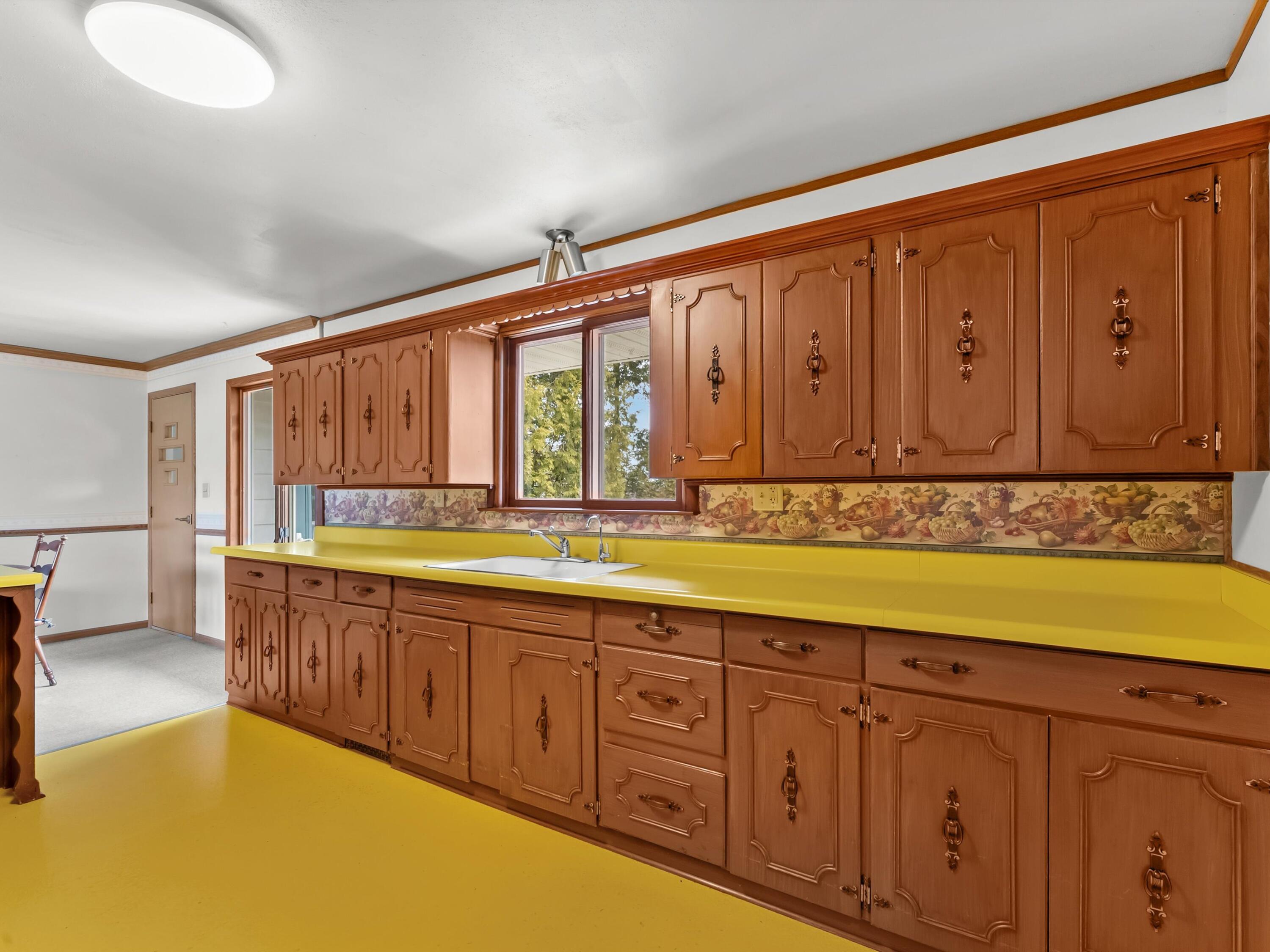 3917 County Highway Manitowoc, WI 54220 - Photo 12 of 39 Kitchen