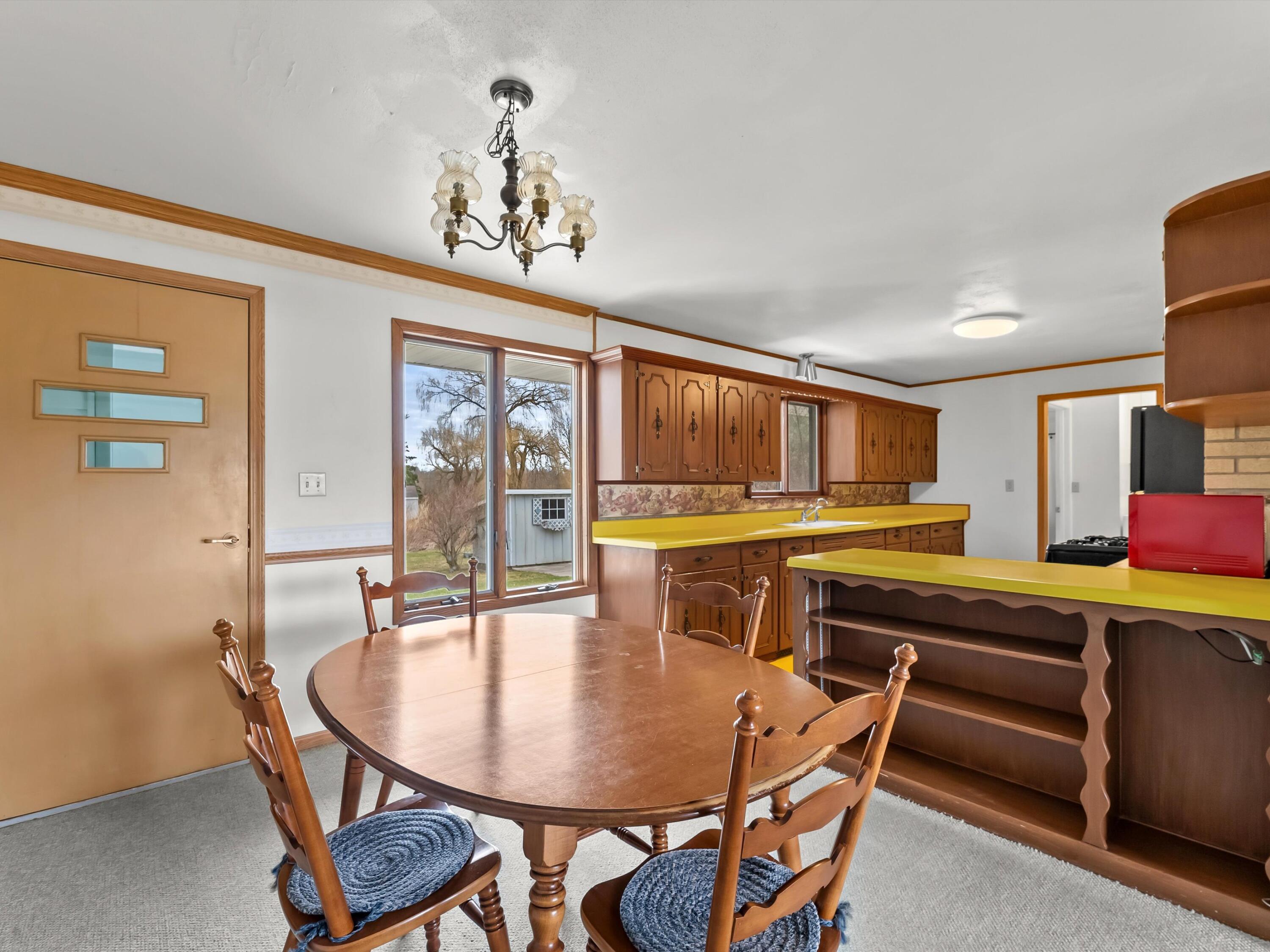 3917 County Highway Manitowoc, WI 54220 - Photo 13 of 39 Dining area
