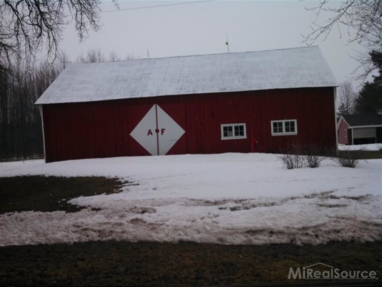 3028 Oneil Road Avoca, MI 48006 - Photo 14 of 17 This is a view of the barn on the property.