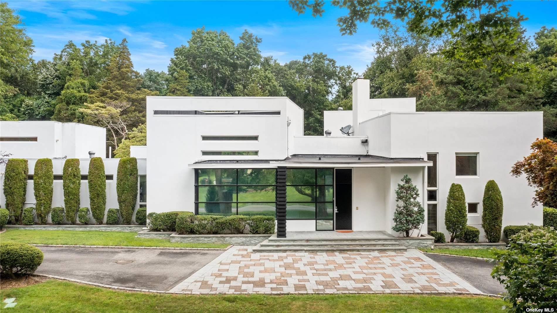 15 Wenwood Drive, Glen Head, NY 11545 Compass