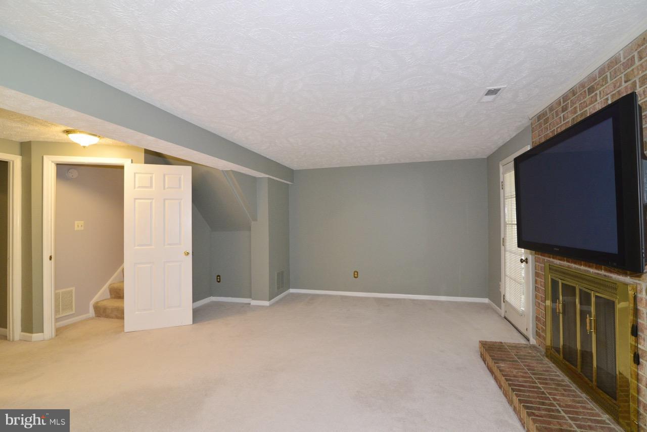 1478 Autumn Ridge Circle Reston, VA 20194 - Photo 20 of 28 Family Room Lower Level