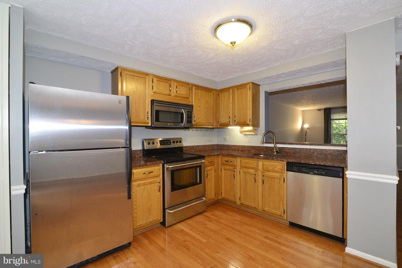 1478 Autumn Ridge Circle Reston, VA 20194 - Photo 7 of 28 Kitchen Stainless Steel and Granite