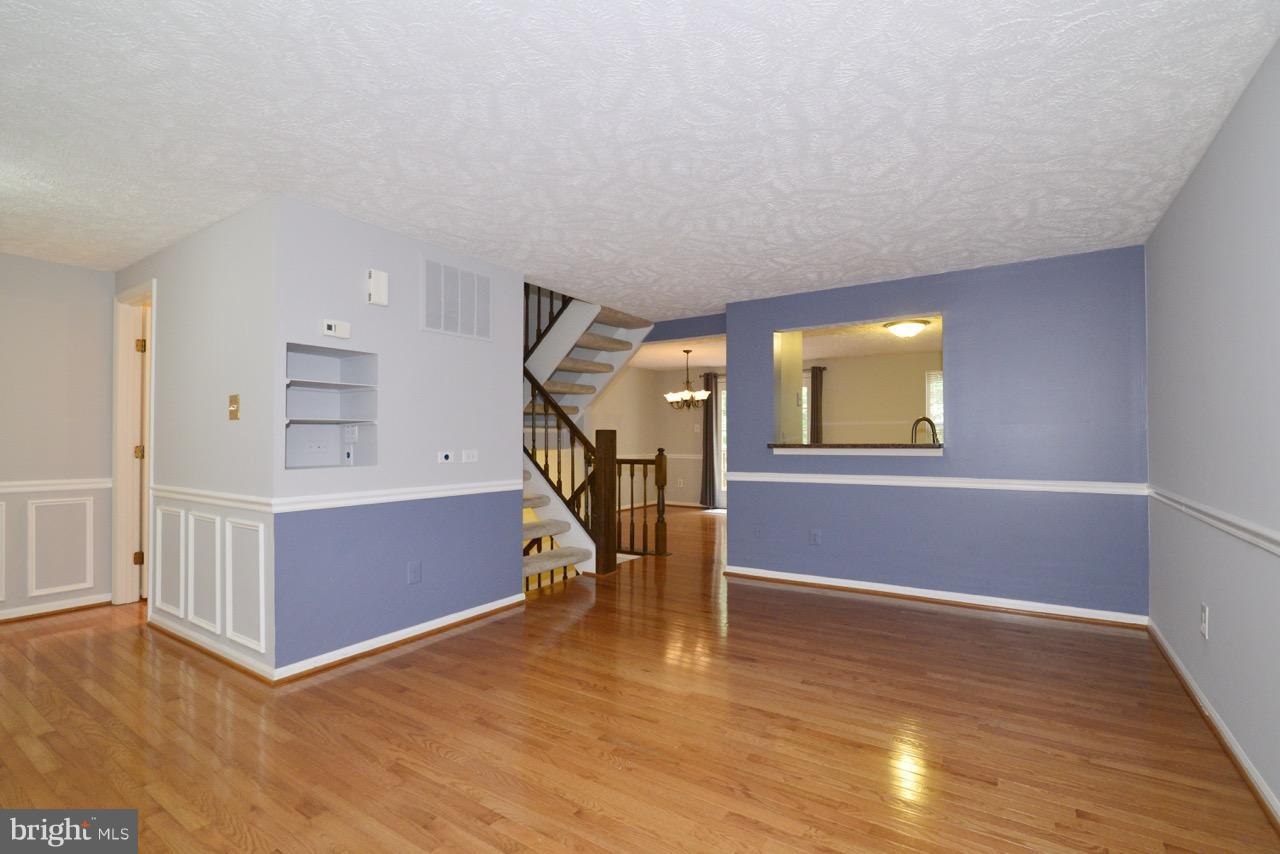 1478 Autumn Ridge Circle Reston, VA 20194 - Photo 10 of 28 Living Room Vew of Kitchen Pass Through