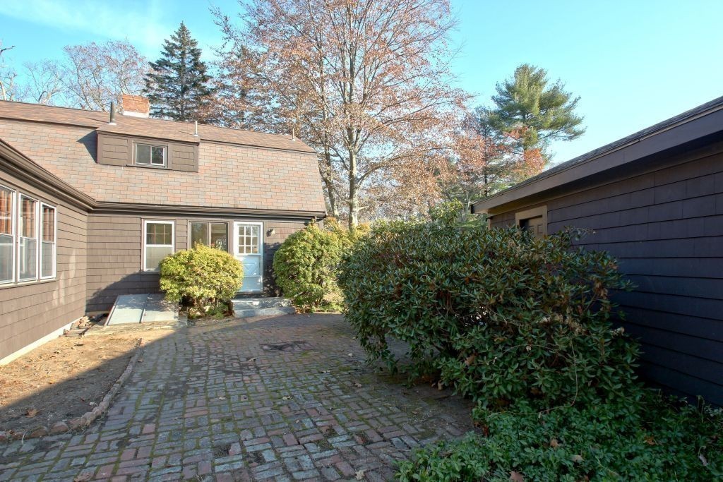 18 Parmenter Road Wayland, MA 01778 - Photo 25 of 28 a view of a back yard of the house