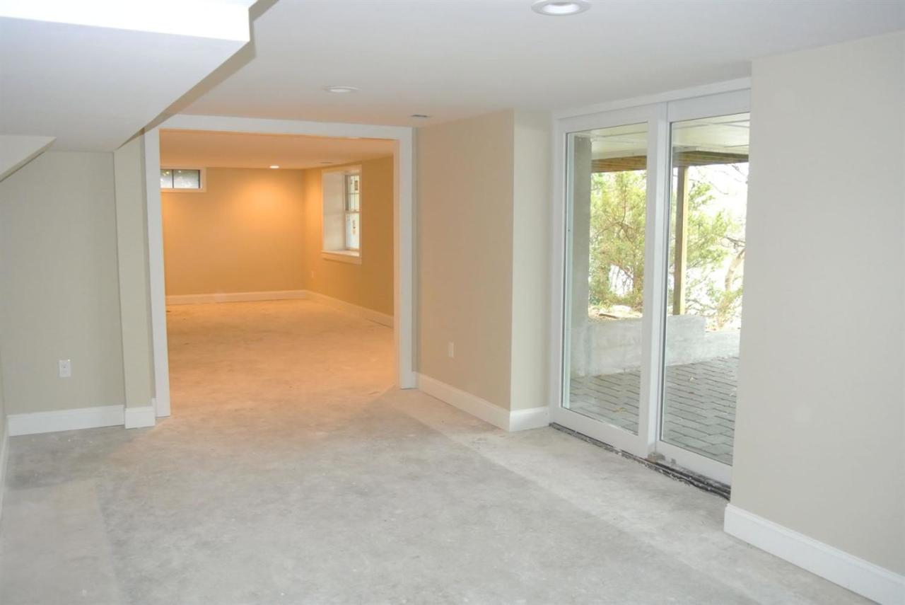 114 Summersea Road, Unit 90 Mashpee, MA 02649 - Photo 18 of 24 a view of an empty room with window