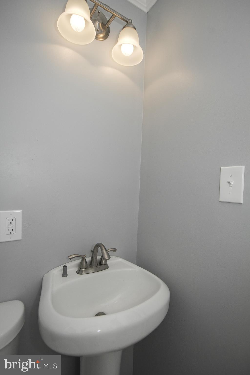 8719 Avondale Road Baltimore, MD 21234 - Photo 16 of 30 Bath