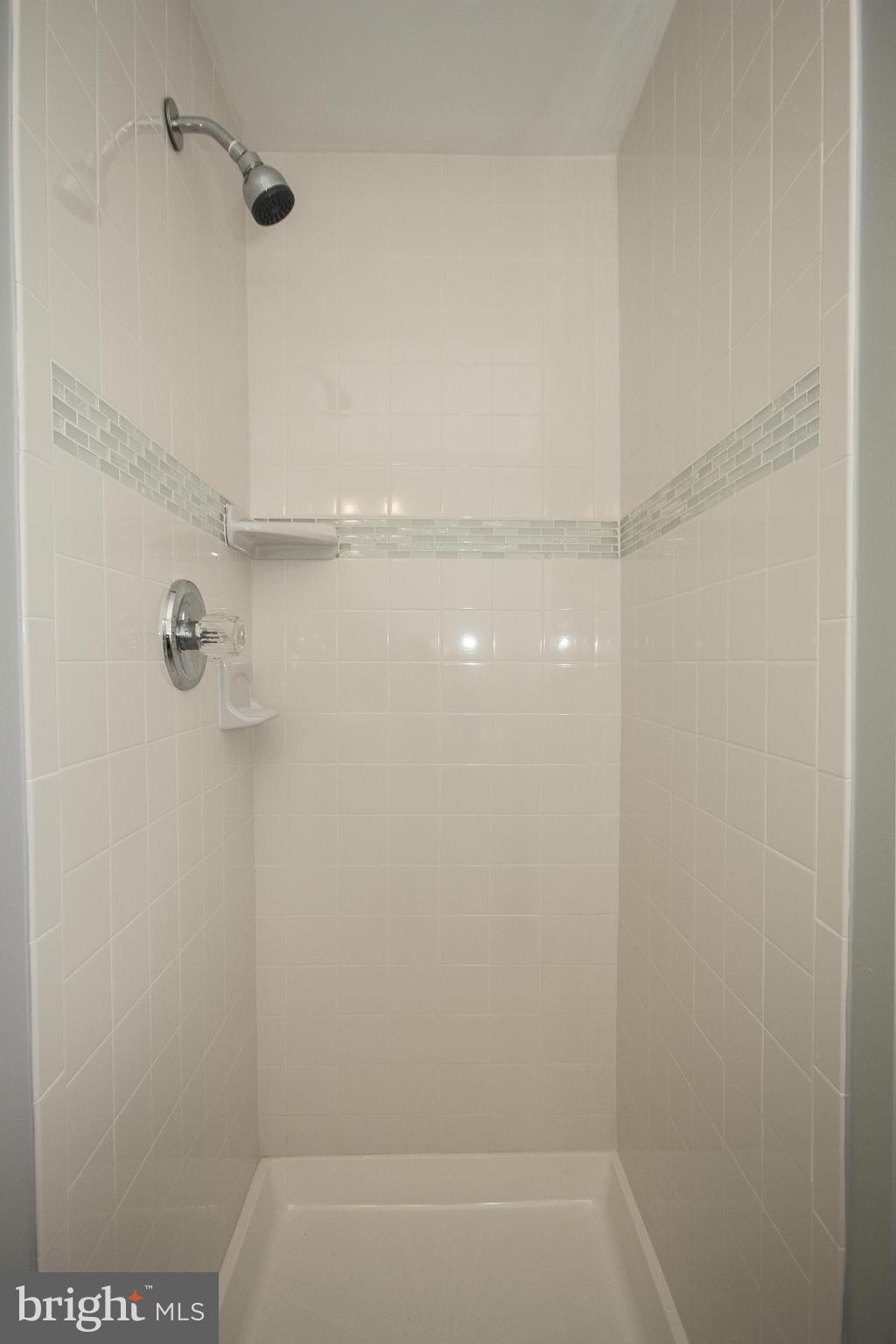 8719 Avondale Road Baltimore, MD 21234 - Photo 17 of 30 Bath