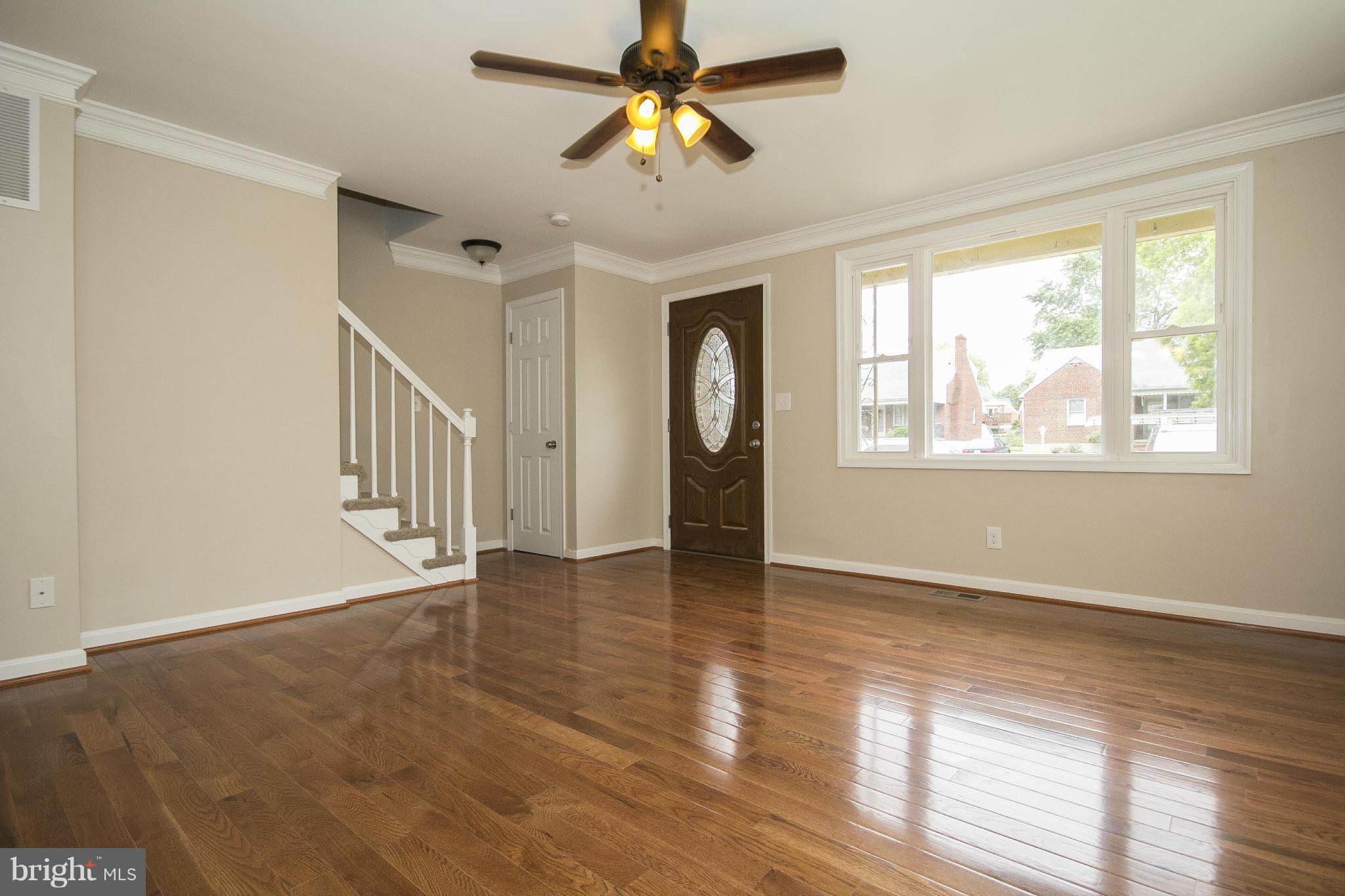8719 Avondale Road Baltimore, MD 21234 - Photo 6 of 30 Living Room