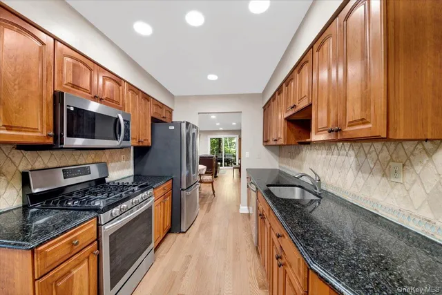 $428,999 | 10 Ironwood Drive, Highland Mills, NY 10930