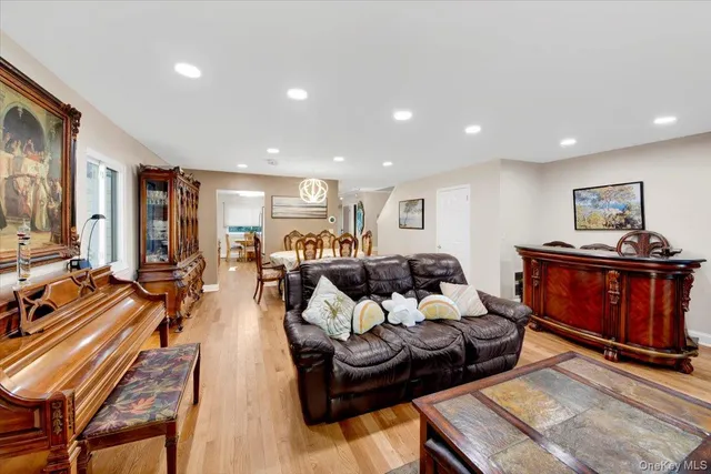 $428,999 | 10 Ironwood Drive, Highland Mills, NY 10930