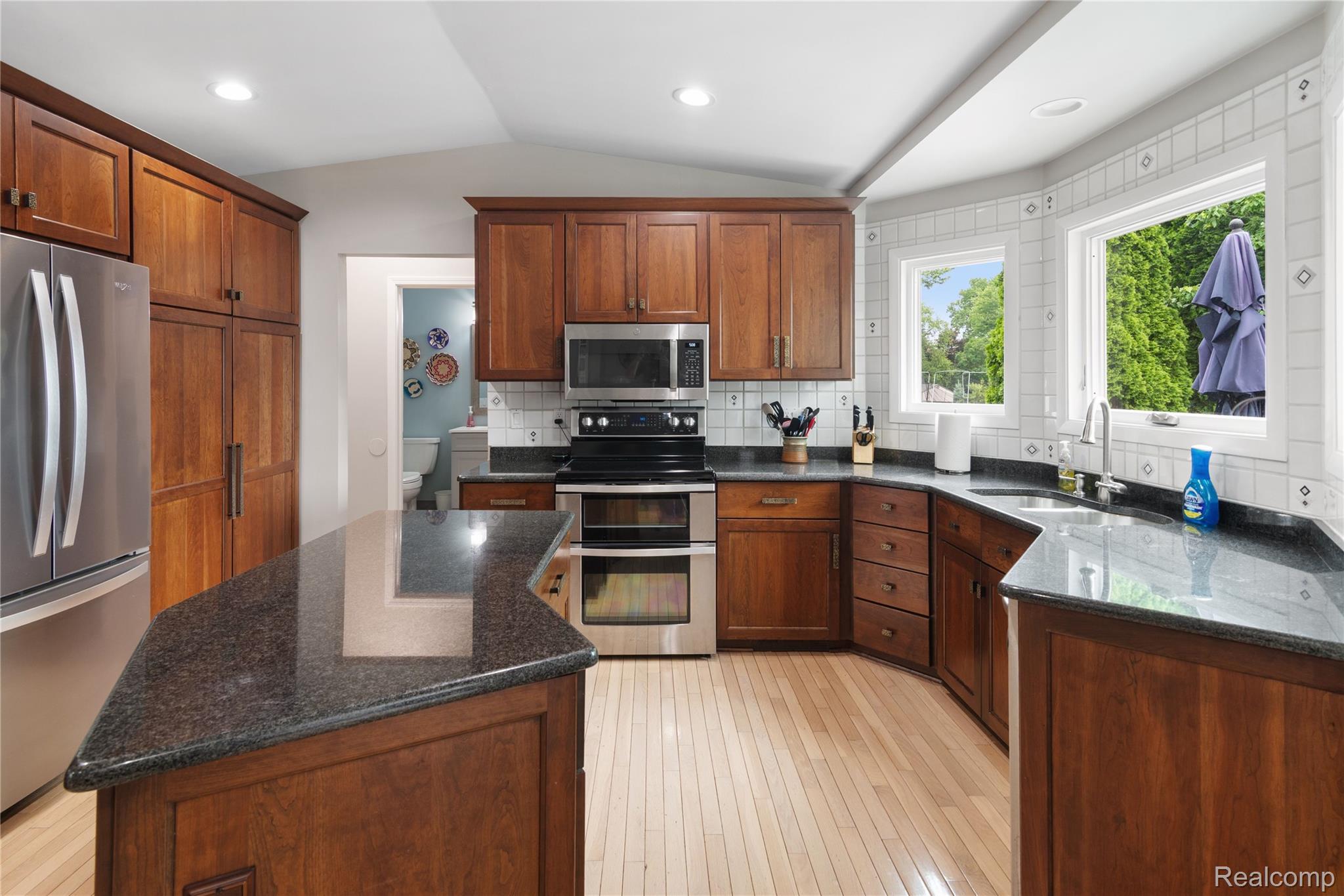 1336 Lamb Road Troy, MI 48085 - Photo 11 of 50 DSC_3015.jpeg