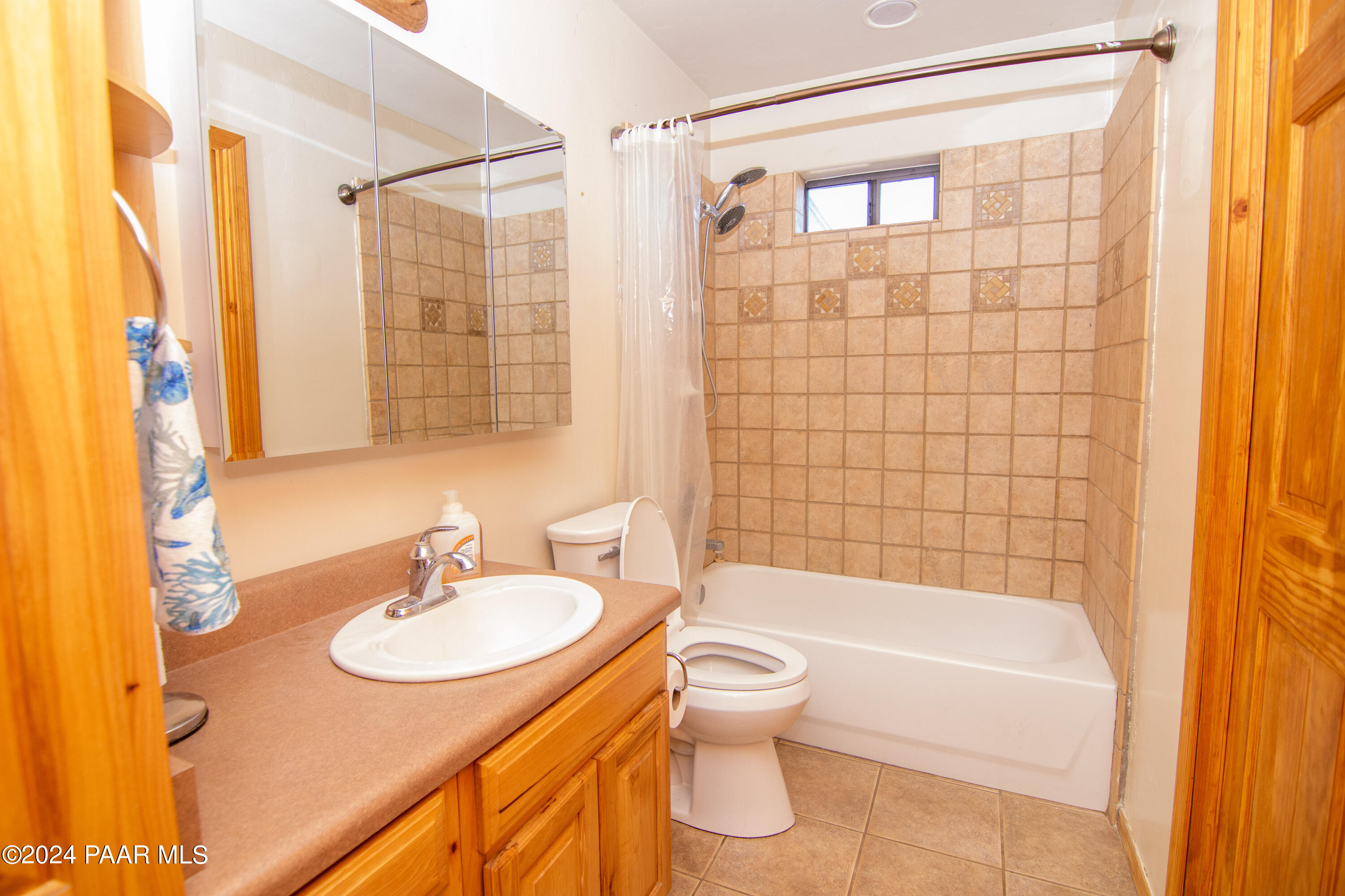 6950 Musgrove Road Skull Valley, AZ 86338 - Photo 16 of 38 Primary Bathroom