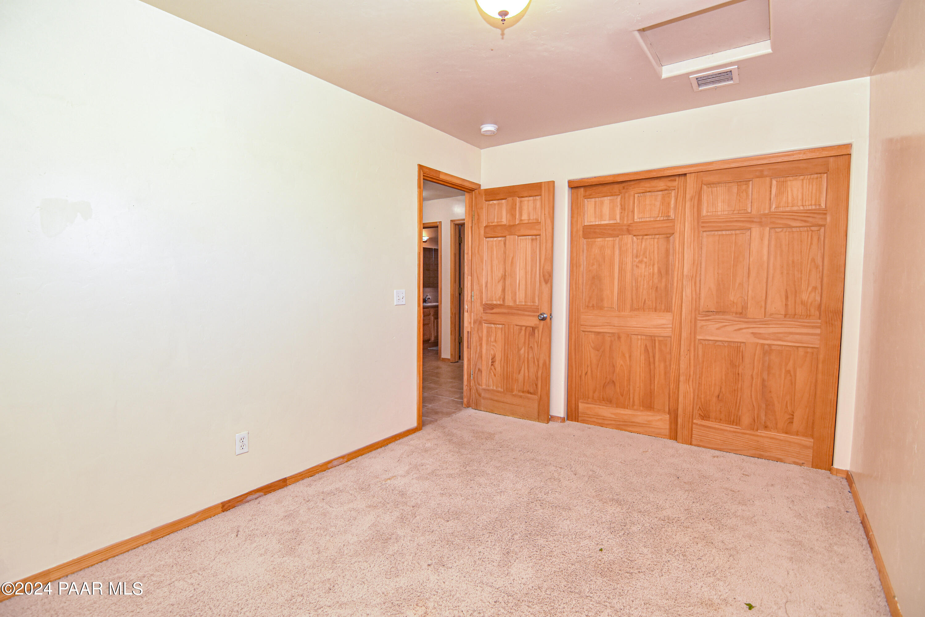 6950 Musgrove Road Skull Valley, AZ 86338 - Photo 17 of 38 Guest Bedroom
