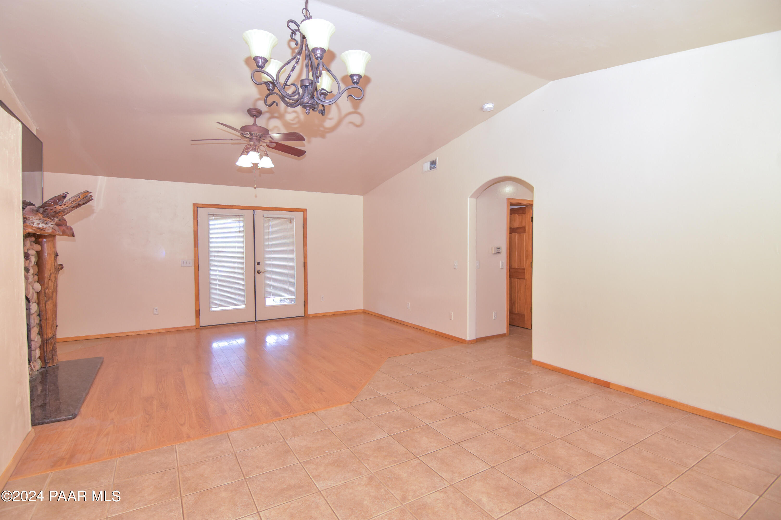 6950 Musgrove Road Skull Valley, AZ 86338 - Photo 4 of 38 Living Room