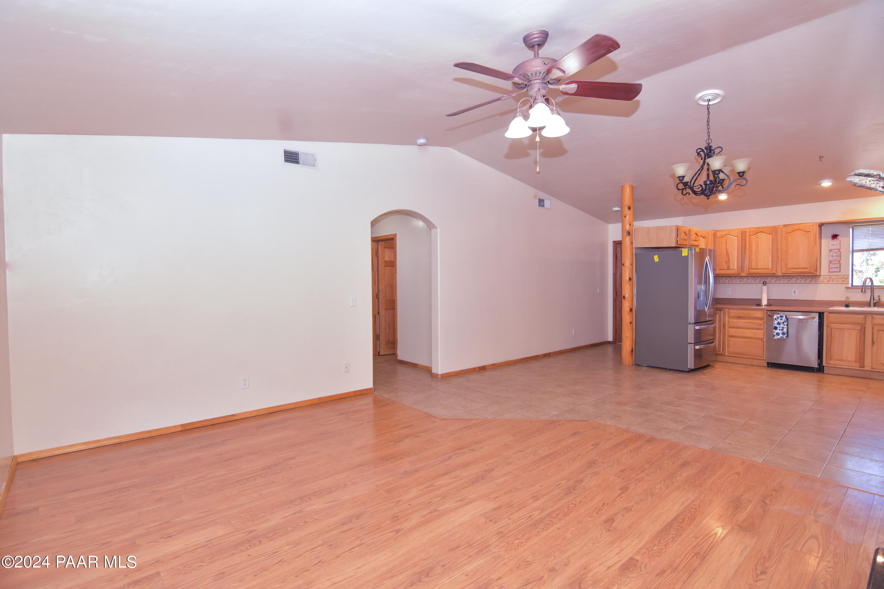 6950 Musgrove Road Skull Valley, AZ 86338 - Photo 6 of 38 Living Room