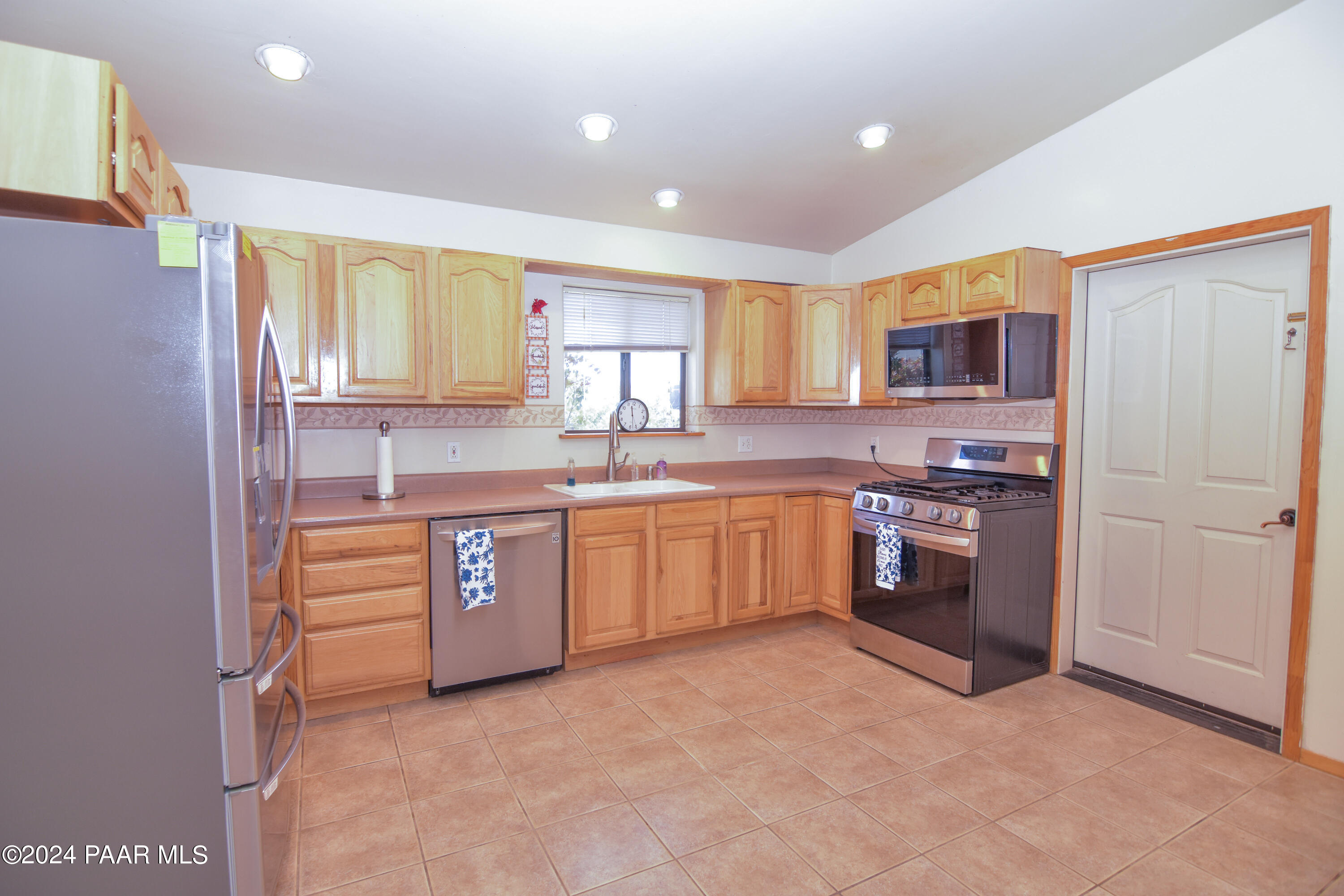 6950 Musgrove Road Skull Valley, AZ 86338 - Photo 8 of 38 Kitchen