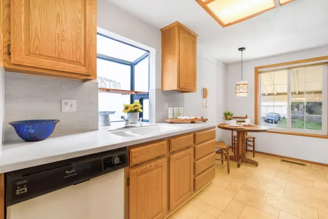 $1,299,000 | 810 St Lawrence Drive, Pacifica, CA 94044