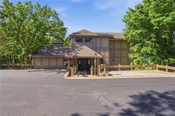 $1,250,000 | 327 West End Circle, Osage Beach, MO 65065