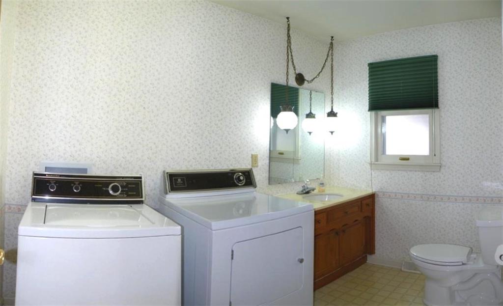 5638 Thompson Road Indianapolis, IN 46221 - Photo 11 of 29 Gallery Image 11