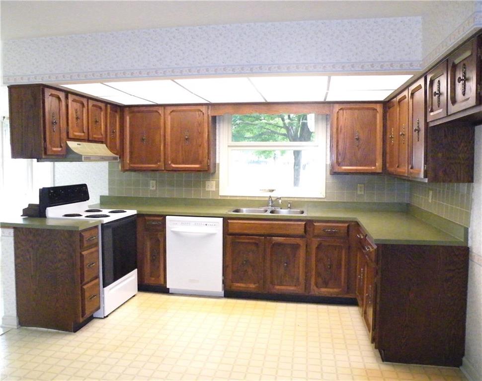 5638 Thompson Road Indianapolis, IN 46221 - Photo 8 of 29 Gallery Image 8