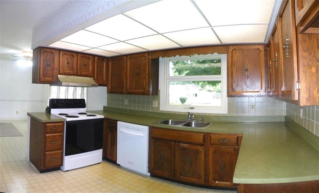 5638 Thompson Road Indianapolis, IN 46221 - Photo 9 of 29 Gallery Image 9