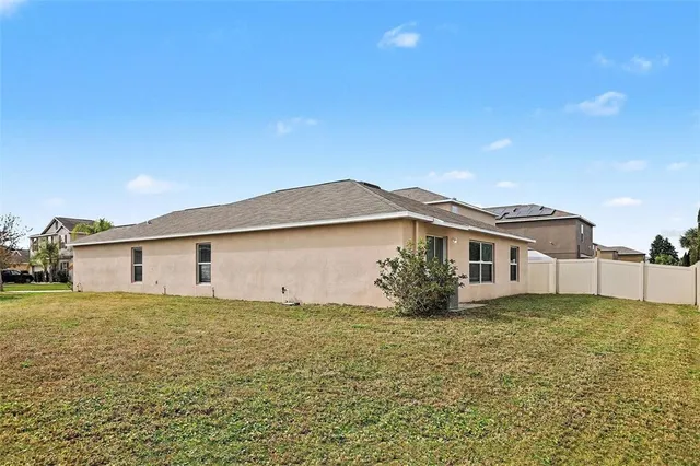 $319,900 | 327 Cascade Bend Drive, Ruskin, FL 33570