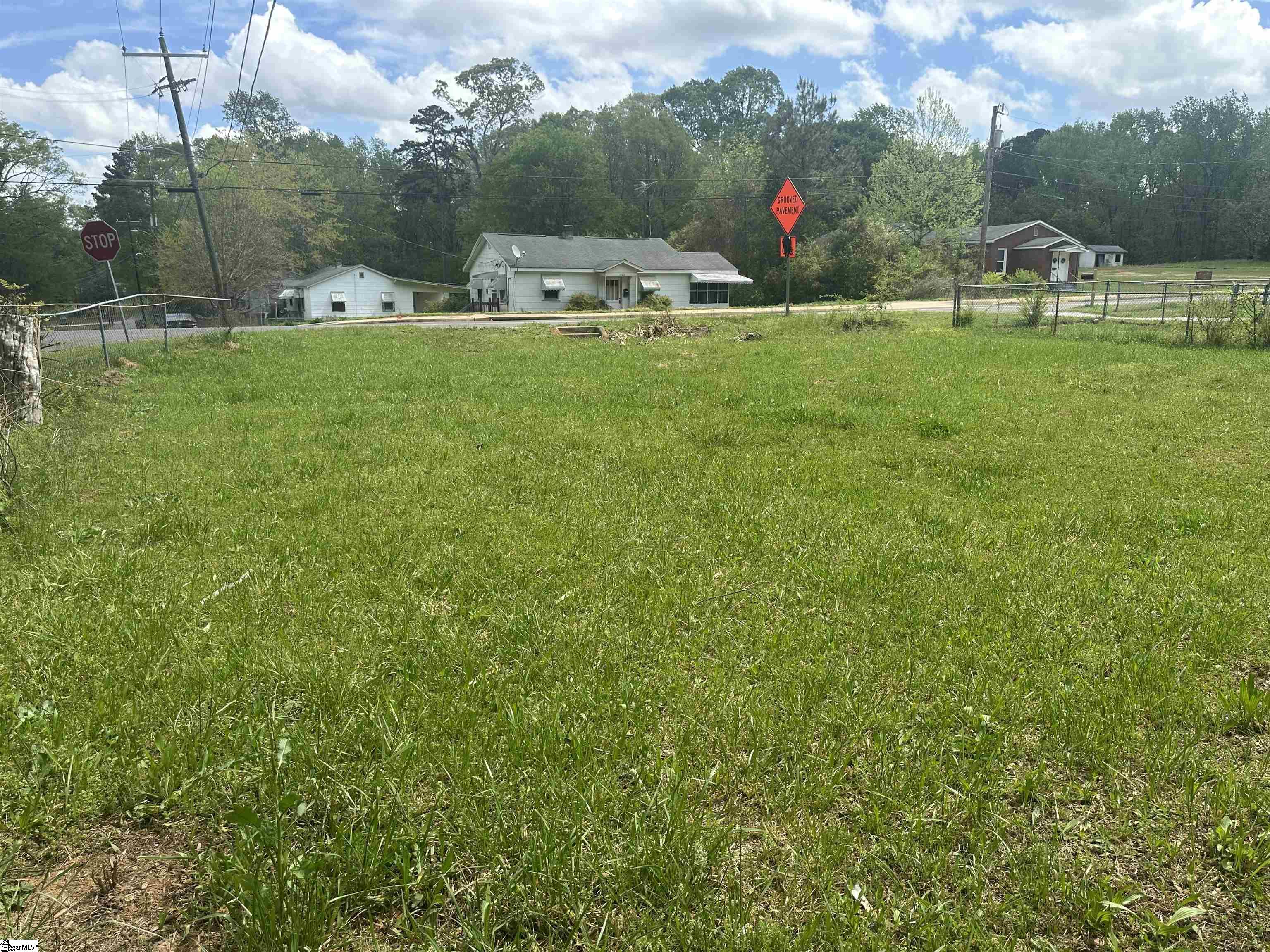 101 West Bluford Street Clinton, SC 29325 - Photo 8 of 9