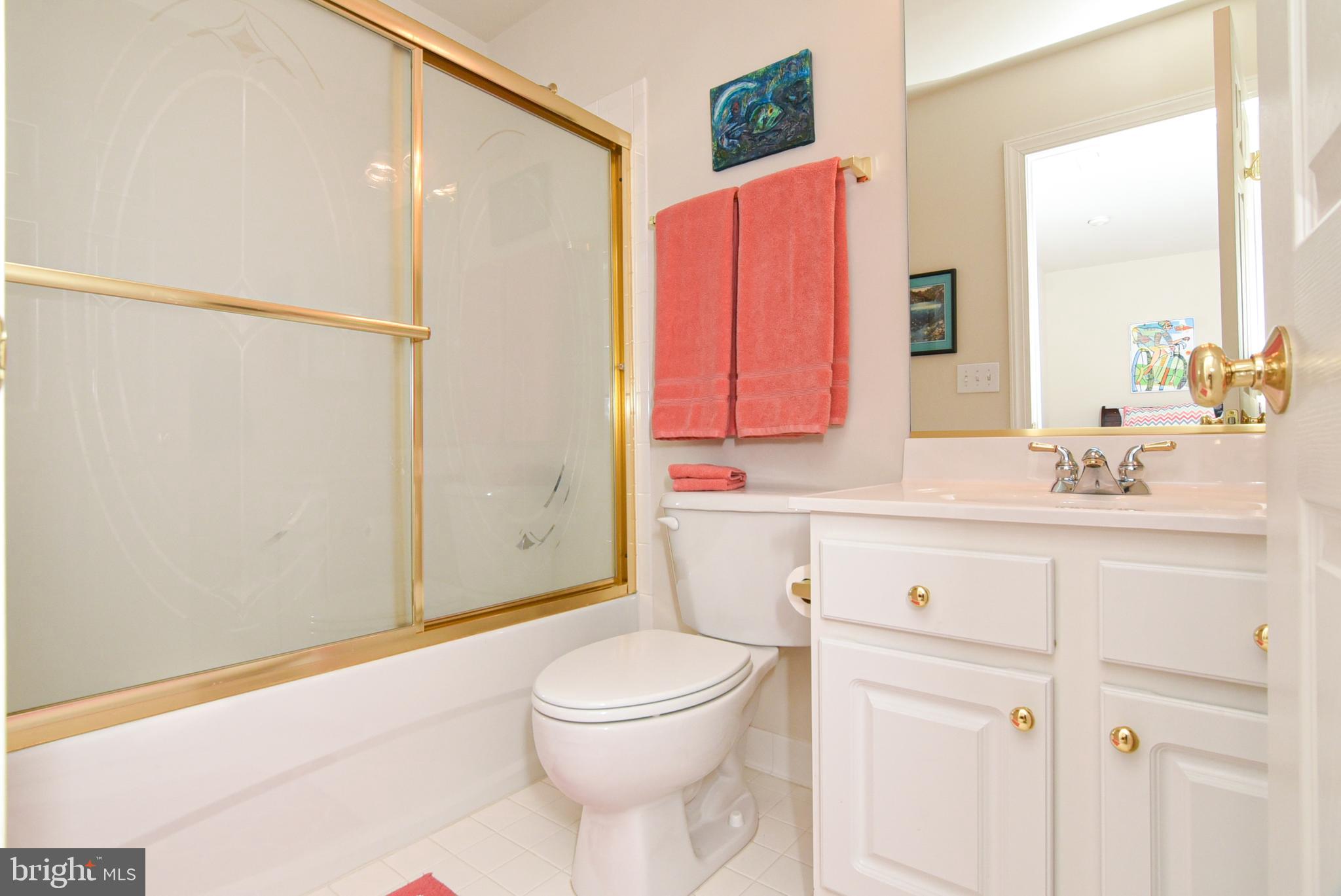 185 Shellfield Lane Colonial Beach, VA 22443 - Photo 27 of 78 Main Level Bath