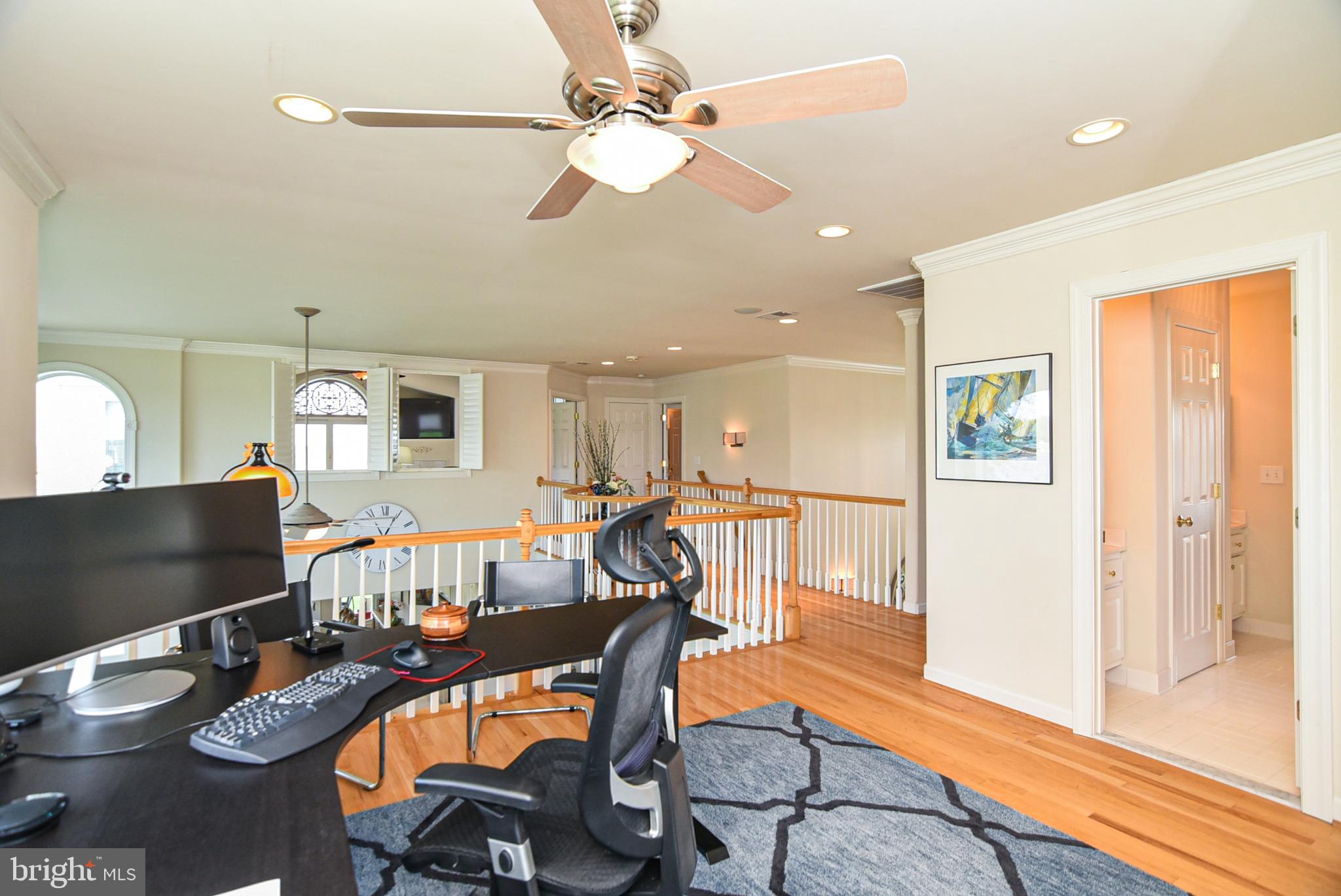 185 Shellfield Lane Colonial Beach, VA 22443 - Photo 36 of 78 Upper Hallway