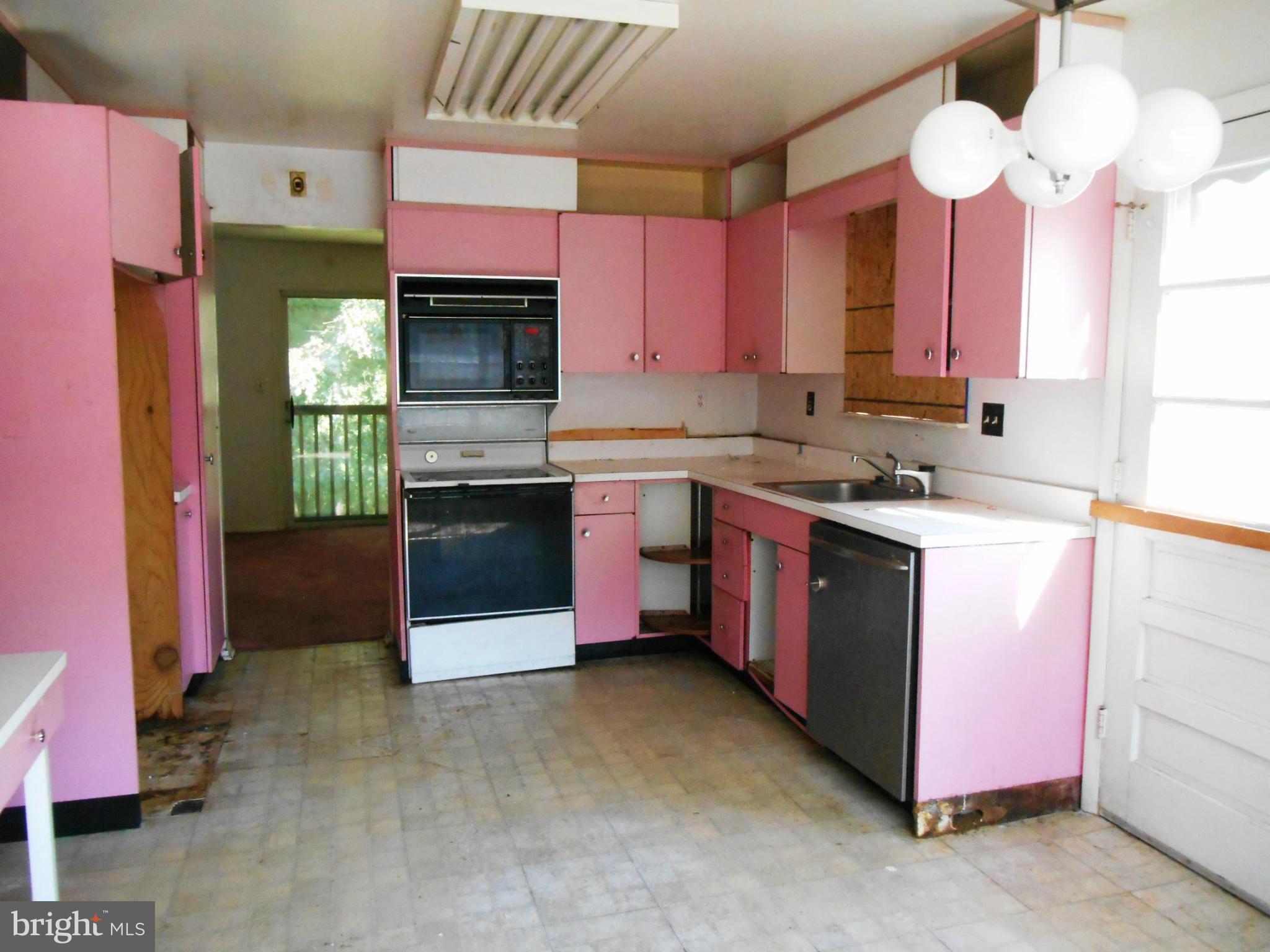 3624 Templar Road Randallstown, MD 21133 - Photo 6 of 21 Kitchen