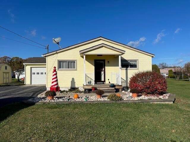 135 Spring Street St. Ignace, MI 49781 - Photo 4 of 39 Gallery Image 4
