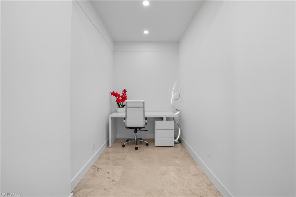 5122 Starfish Avenue Naples, FL 34103 - Photo 13 of 33