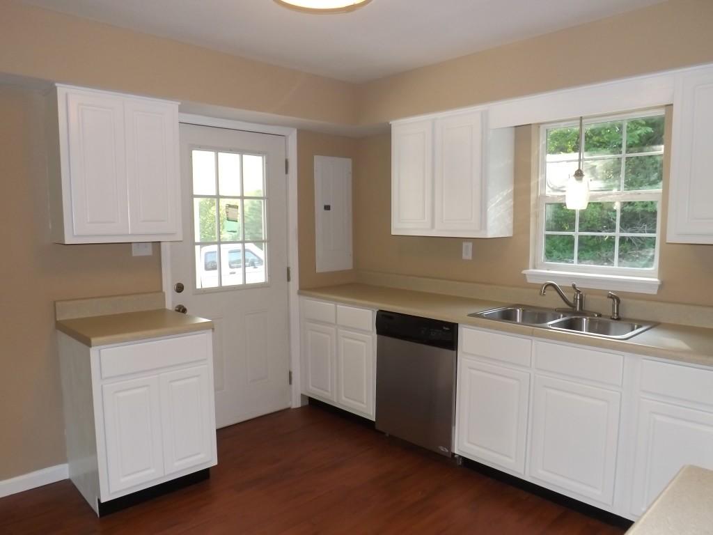 1100 Kings Hill Road, Unit 24 Spring City, TN 37381 - Photo 3 of 27 kitchen & side entry door