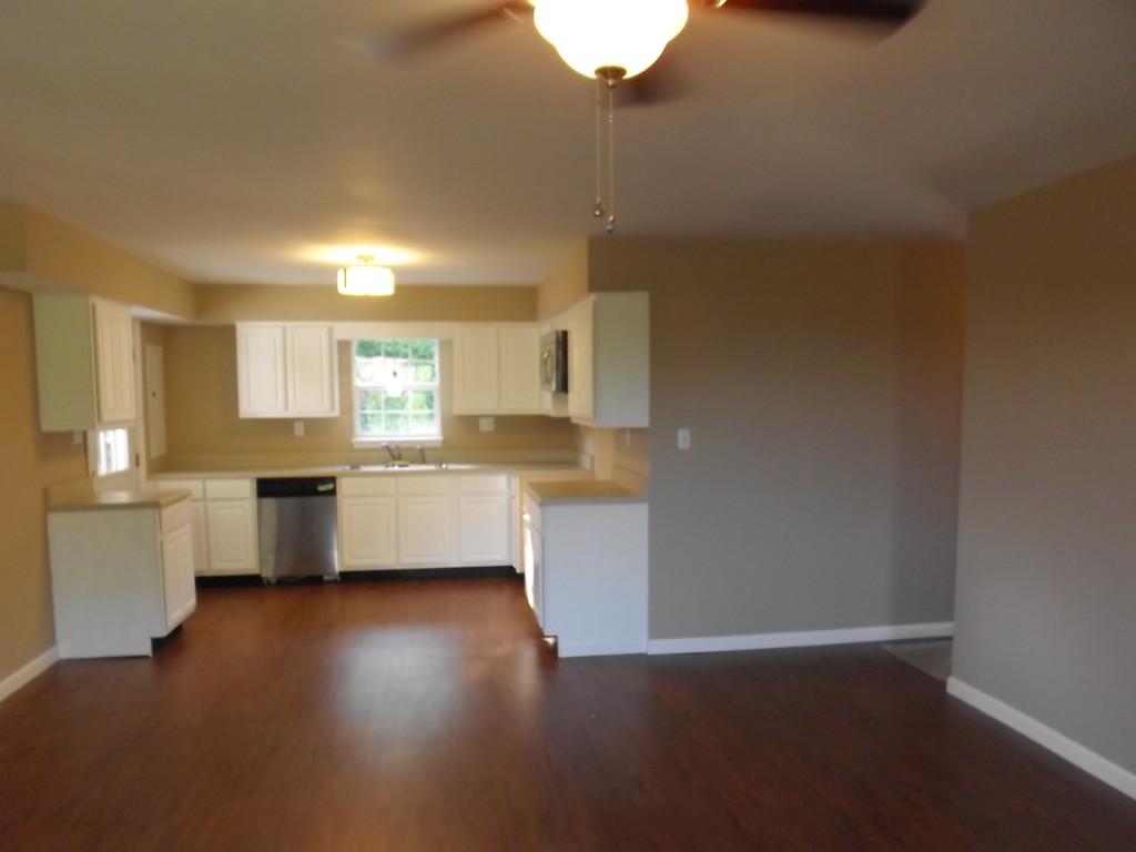1100 Kings Hill Road, Unit 24 Spring City, TN 37381 - Photo 7 of 27 kitchen