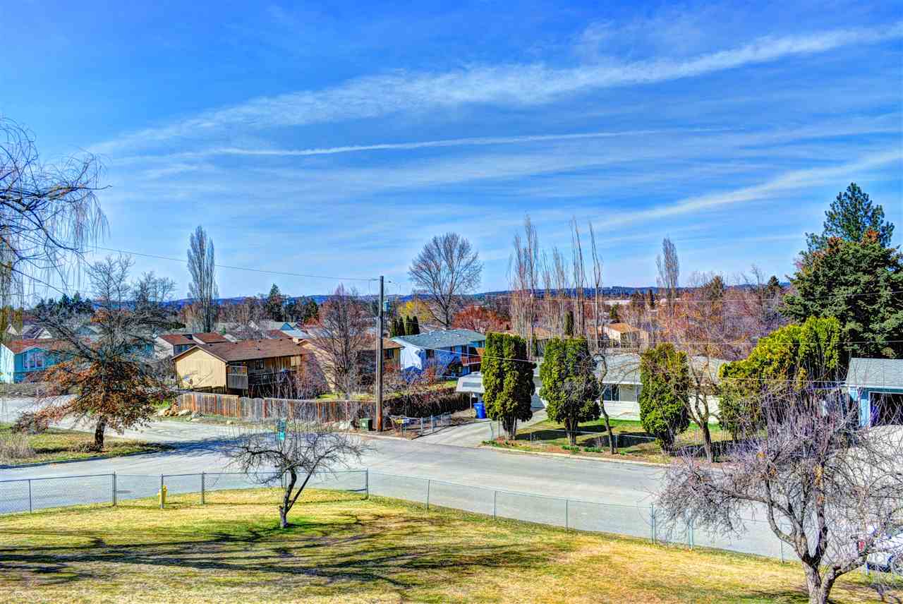 1009 South Calvin Road Spokane Valley, WA 99037 - Photo 2 of 19