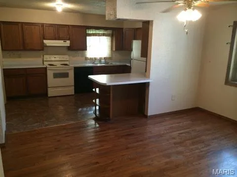 $1,675 | 146 Shore Drive Southwest, Holiday Shores, IL 62025