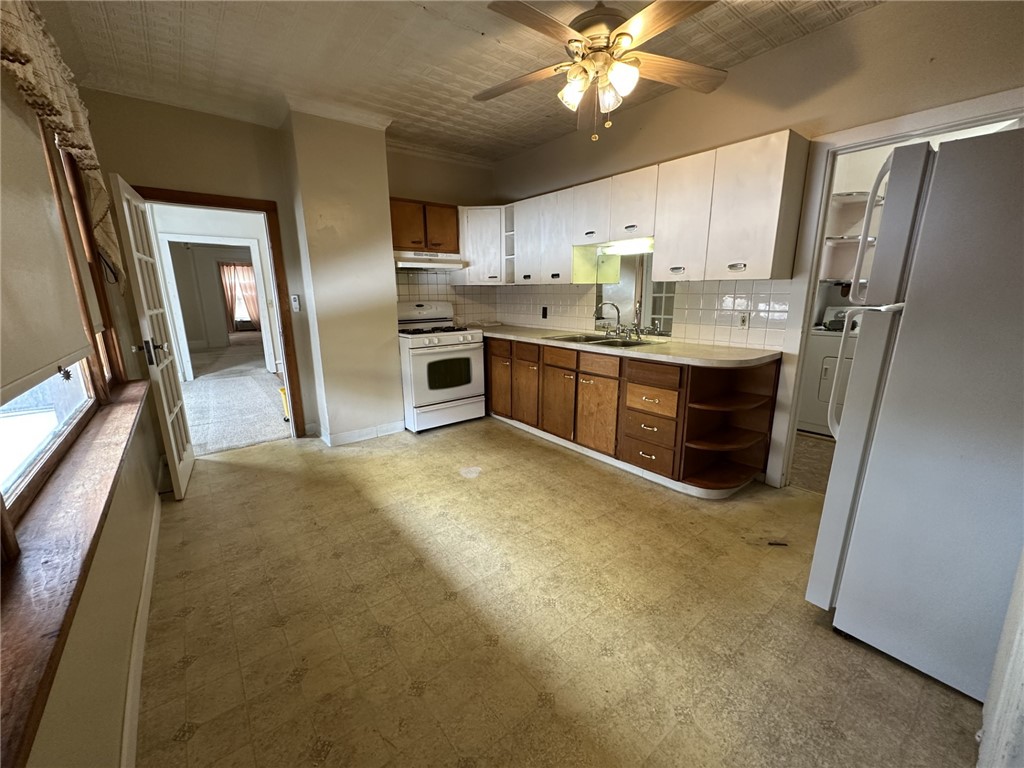 52 Dr Samuel McCree Way Rochester, NY 14608 - Photo 10 of 35