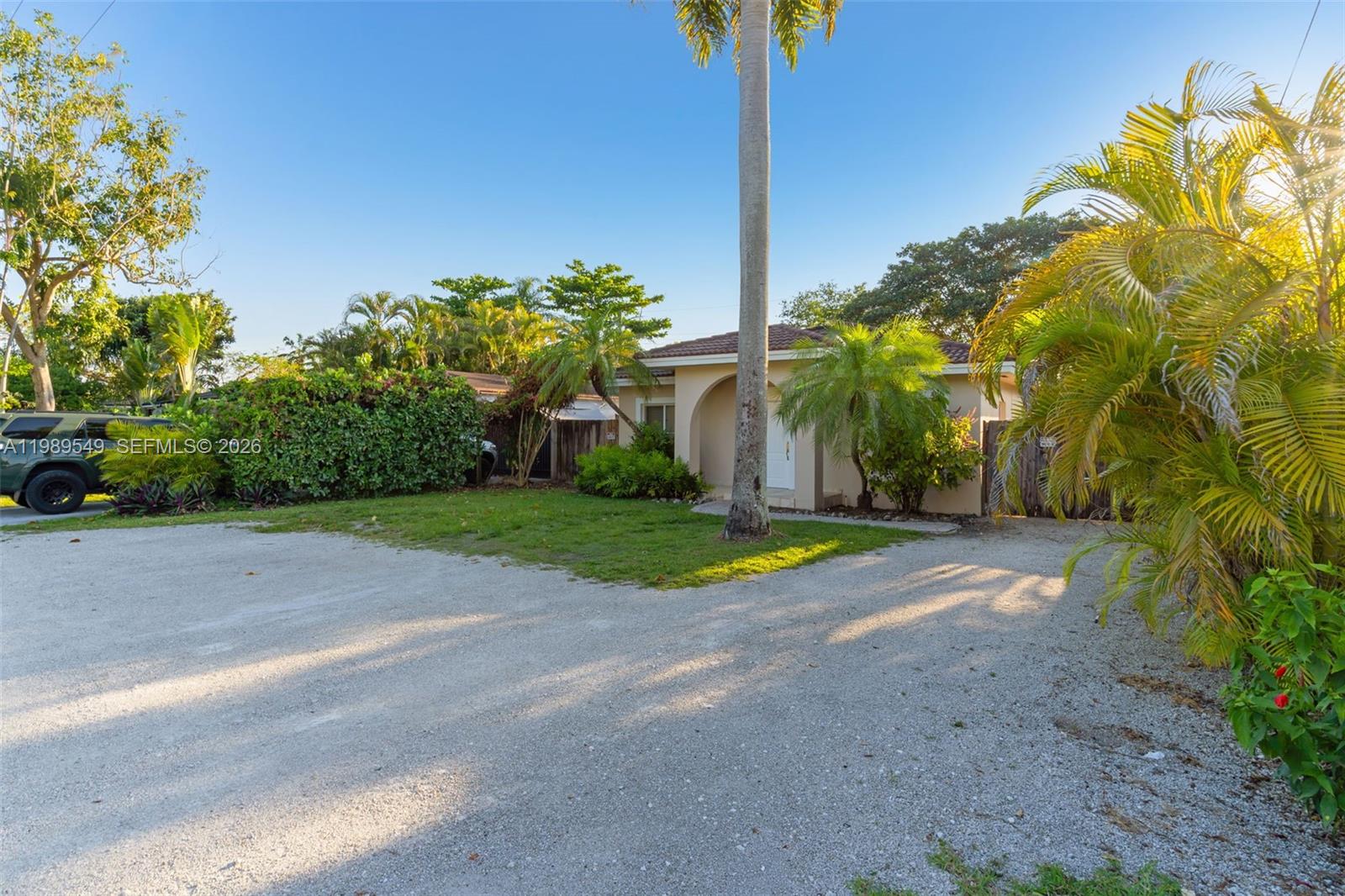 7048 Southwest 83rd Court Miami, FL 33143 - Photo 3 of 38