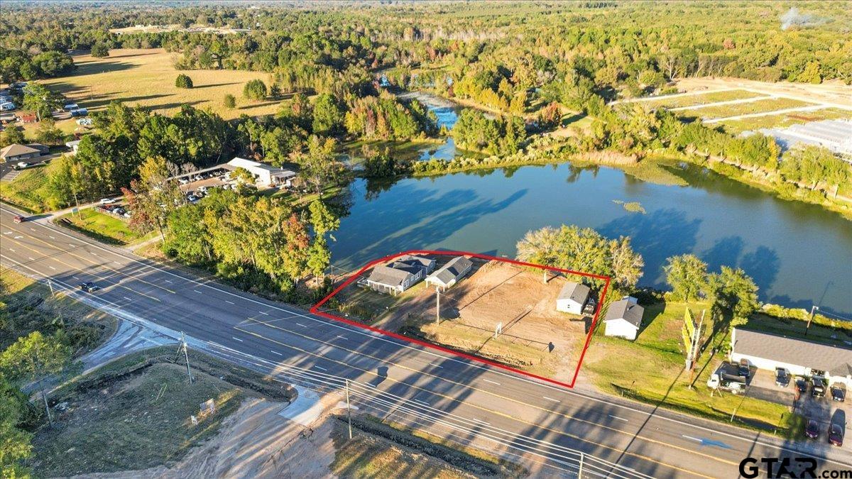 10286 US Highway 69 North Tyler, TX 75706 - Photo 11 of 31 an aerial view of a house with a ocean view