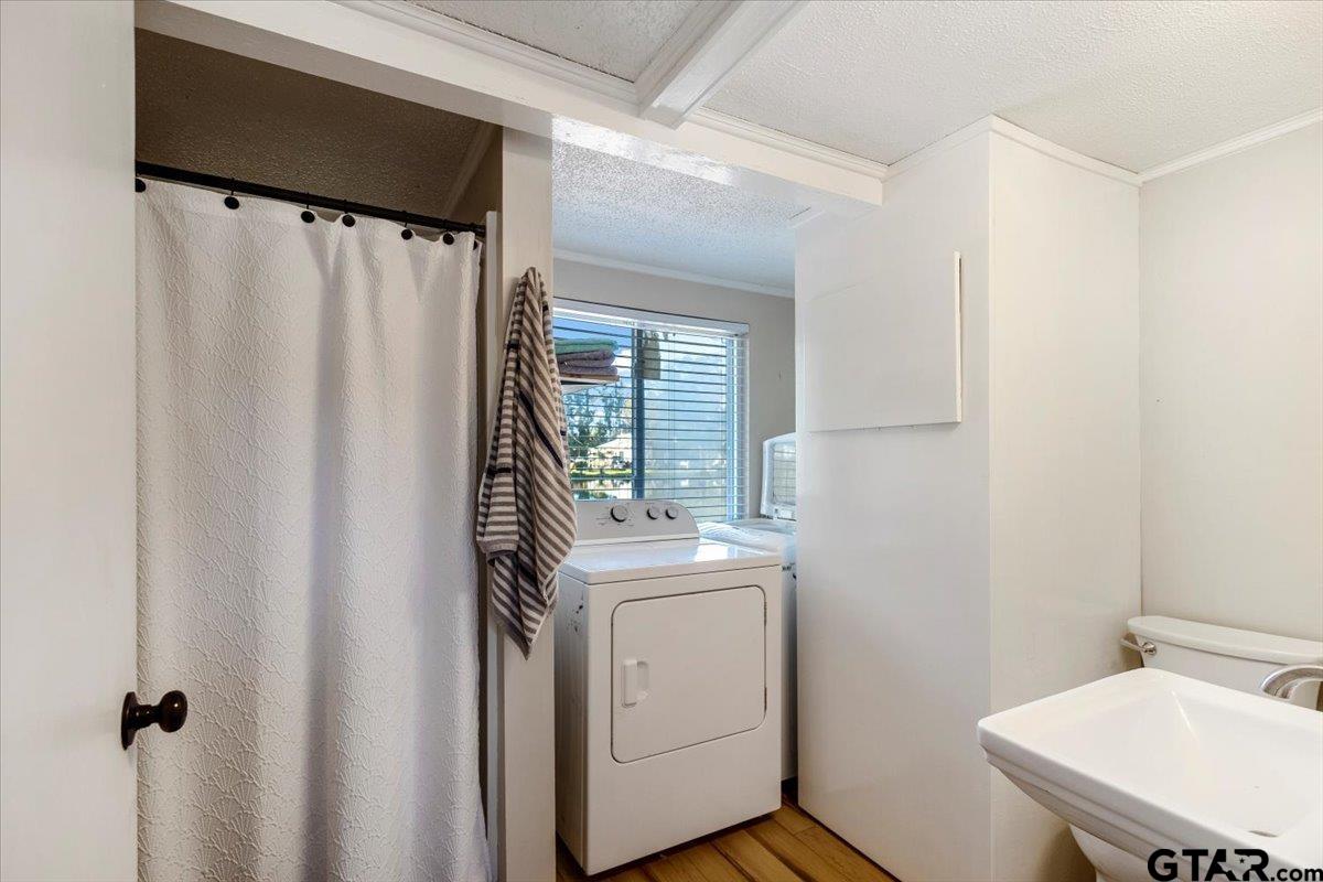 10286 US Highway 69 North Tyler, TX 75706 - Photo 30 of 31 a utility room with dryer and washer