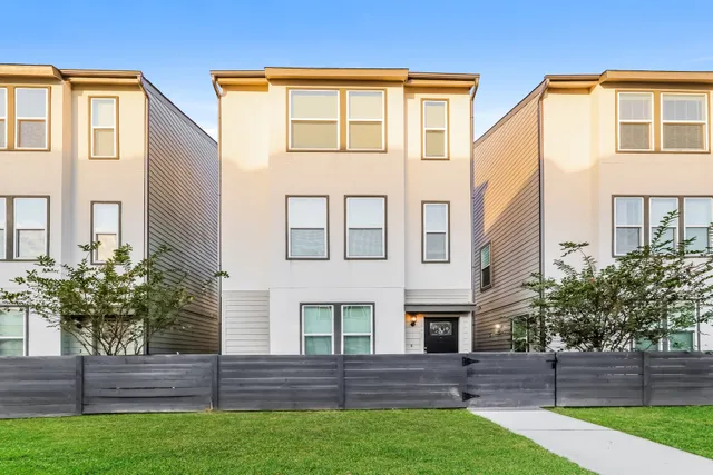 $2,090 | 18427 Idyllic Alley, Shenandoah, TX 77385