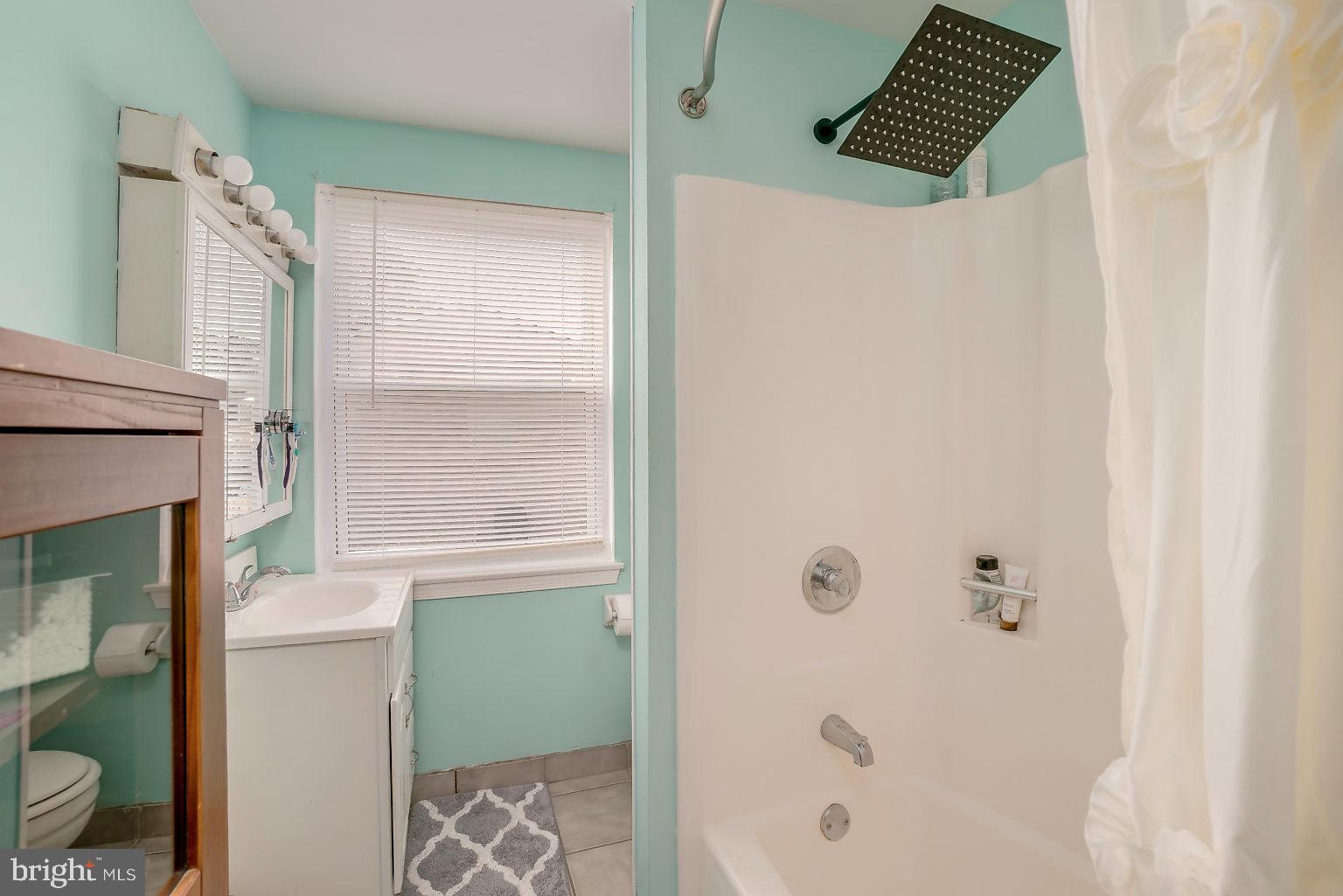 3902 Misty View Road Baltimore, MD 21220 - Photo 18 of 27 Lovely Hall Bathroom