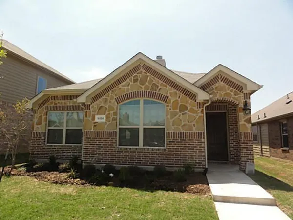 $1,900 | 9108 Stewart Street, Cross Roads, TX 76227