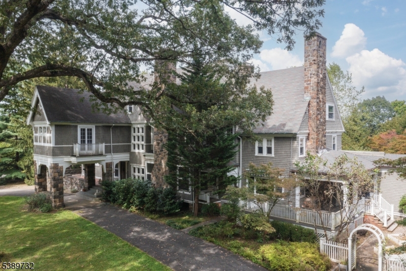 17 Three Gables Road Morristown, NJ 07960 - Photo 4 of 43 a front view of a house with garden