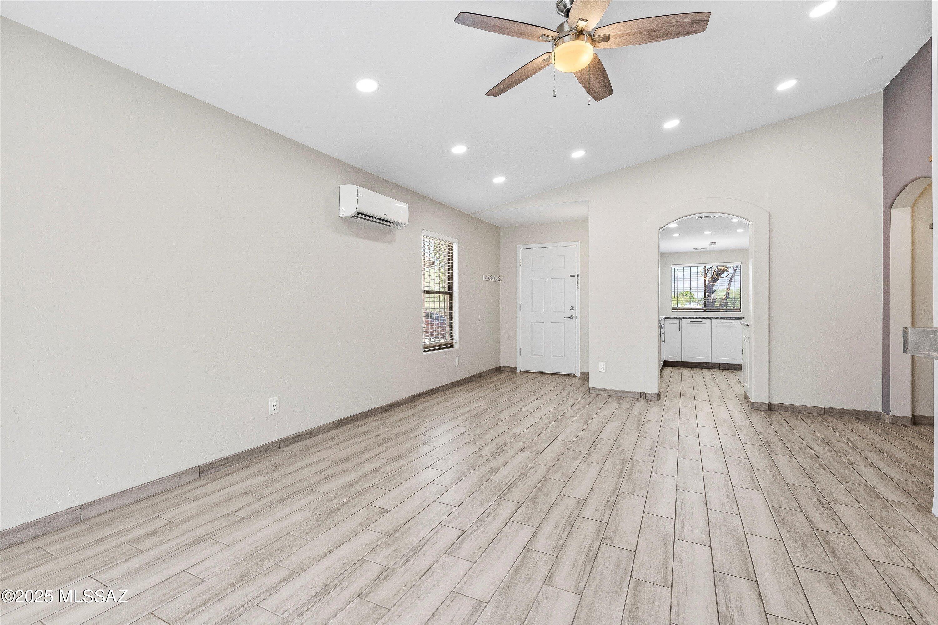 8492 East Sarnoff Ridge Loop Tucson, AZ 85710 - Photo 8 of 28