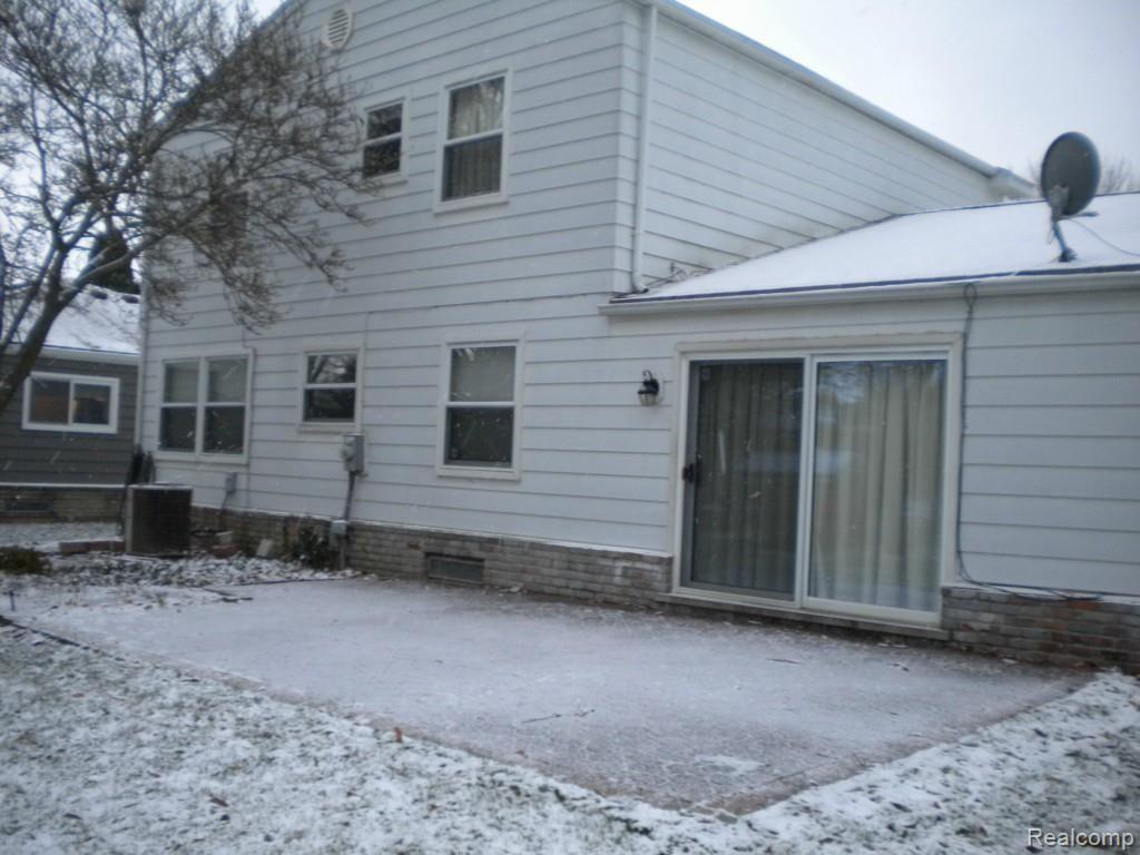 24288 Kings Pointe Novi, MI 48375 - Photo 14 of 15 DSCN3476.jpg