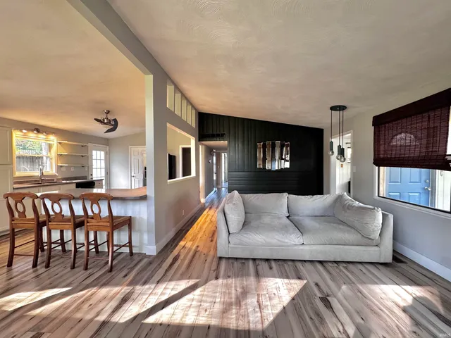 $2,200 | 7102 Woodhue Lane, Fort Wayne, IN 46804