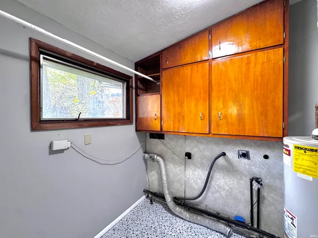 $2,200 | 7102 Woodhue Lane, Fort Wayne, IN 46804